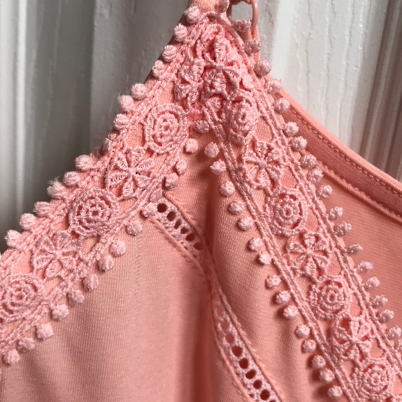 Crochet Criss-Cross Cropped Tank - Picture 2 of 6